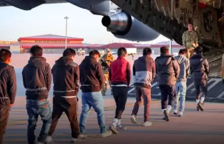 Gobierno aceptara regreso de peruanos deportados de EE.UU.