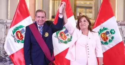 Edmundo Gonzlez agradece condecoracin a Dina Boluarte