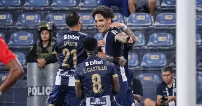 Alianza Lima venci 2-0 a Aucas en Matute.