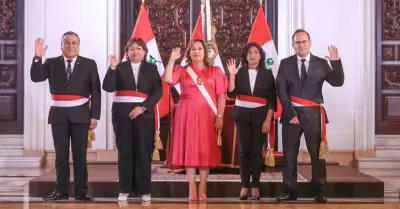 Poder Ejecutivo oficializa nombramiento de ministros.