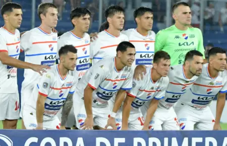 Nacional de Paraguay anunci a su nuevo DT a poco de enfrentar a Alianza Lima.