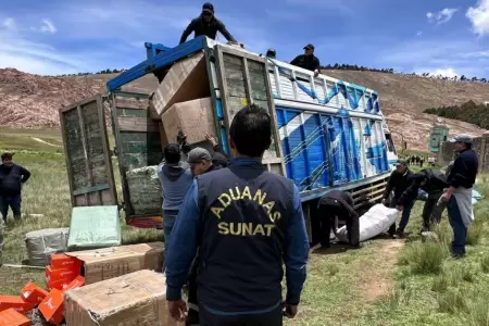 Incautan mercadera ilegal valorizada en S/4 millones en frontera con Bolivia.