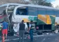 Bus choca contra un camin en la carretera: Reportan dos fallecidos y decenas de heridos