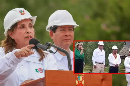 Ciudadana interrumpe discurso de Dina Boluarte.