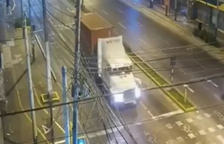 Camin se estrell con puente Bajada de Baos en Barranco.