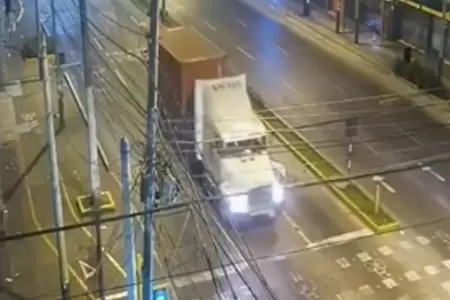 Camin se estrell con puente Bajada de Baos en Barranco.