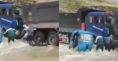 Cuatro personas y mascota fueron rescatados luego de despiste de mototaxi.