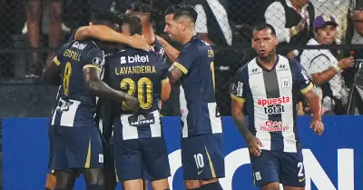 Alianza Lima venci 3-1 Nacional y sigue vivo en la Copa Libertadores.