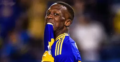 Luis Advncula ser baja en la ida del duelo ante Alianza Lima por Libertadores.