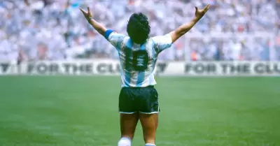 Diego Maradona est de regreso en el juego de ftbol.