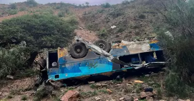 Bus cay a un barranco y dej 31 muertos en Bolivia.