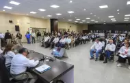 Tacna: Alcaldes distritales ABUCHEAN a Dina Boluarte tras anuncio de entrega de maquinarias a provincias