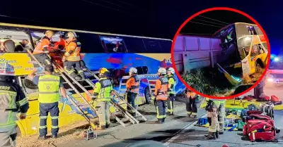 Colisin de bus y camin deja veintena de heridos y un fallecido.