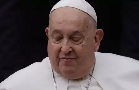 Papa Francisco est mejorando su estado de salud.