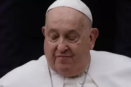 Papa Francisco est mejorando su estado de salud.