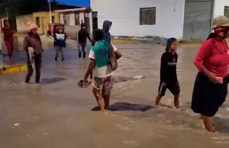 Viviendas inundadas por intensas lluvias y colapso de desage en Ferreafe.