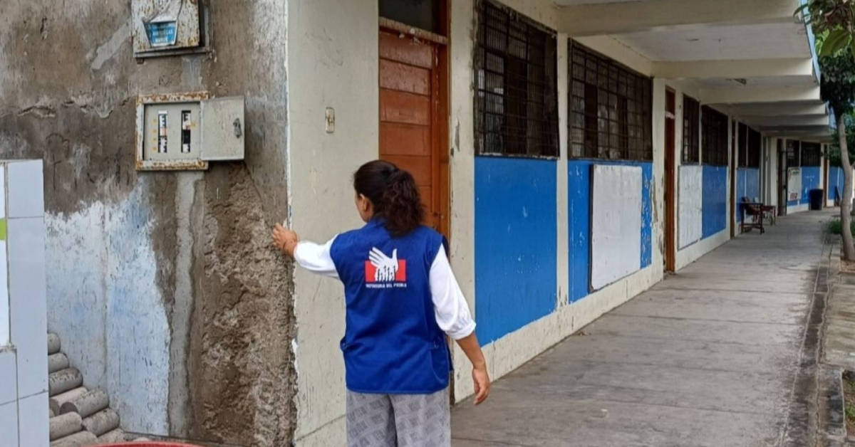 Escolares en riesgo por estructura de colegios.