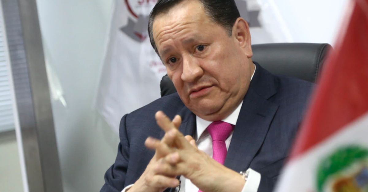 Fiscala presenta denuncia constitucional contra exfiscal Luis Arce Crdova.