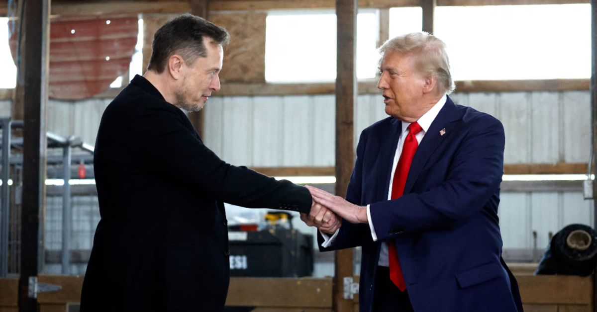 Donald Trump saca cara por Elon Musk y anuncia compra de un nuevo Tesla