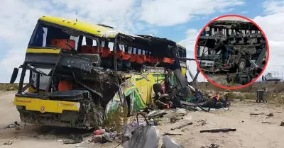 Choque entre dos buses deja ms de 30 fallecidos.