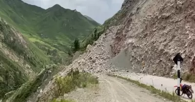 Acceso a estacin de trenes Ollantaytambo-Machu Picchu cerrado por deslizamiento