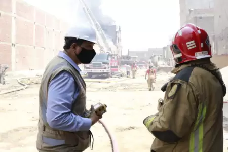 OEFA monitorea calidad del aire tras siniestro en Barrios Altos.