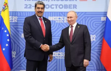 Rusia y Venezuela celebran relaciones en videollamada