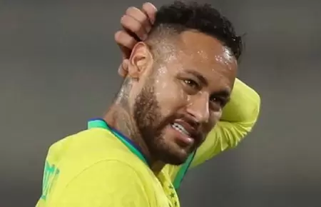 Neymar volvi a lesionarse jugando por Santos.