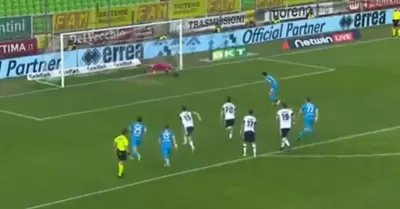 Gianluca Lapadula fall penal con Spezia.