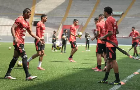 La Seleccin Peruana entren en el Nacional pensando en Bolivia.