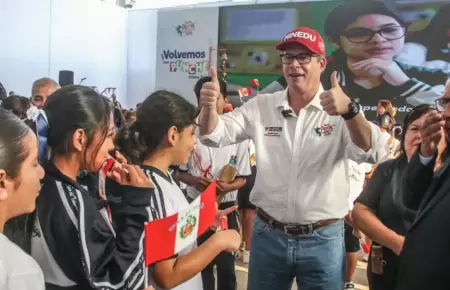 Ministro de Educacin en la ceremonia de inicio del Ao Escolar 2025.