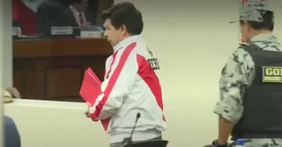 Pedro Castillo reaparece en juicio oral con casaca de la Seleccin Peruana.