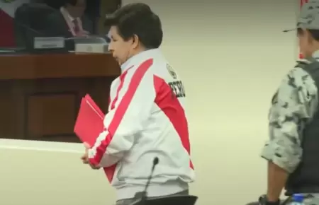 Pedro Castillo reaparece en juicio oral con casaca de la Seleccin Peruana.
