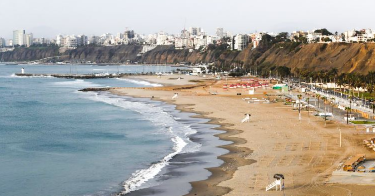 Chorrillos cierra temporalmente sus playas ante presencia de oleaje anómalo.