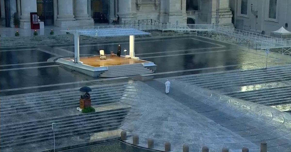 Papa Francisco: El día que el Sumo Pontífice rezó en una Plaza de San Pedro vacía por la pandemia del Covid-19