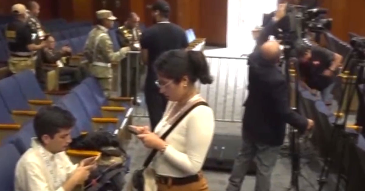 Periodistas fueron encerrados en evento donde estaba Dina Boluarte.