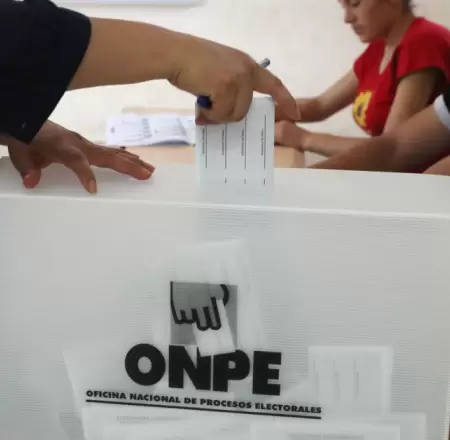 ONPE aprueba reglamento para elecciones 2026.