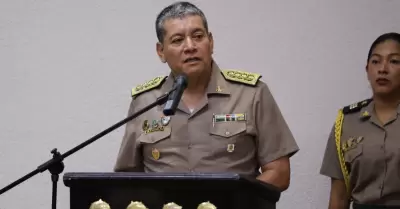 Excomandante general de la PNP afirma que no regresar a su institucin.