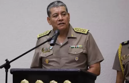 Excomandante general de la PNP afirma que no regresará a su institución.