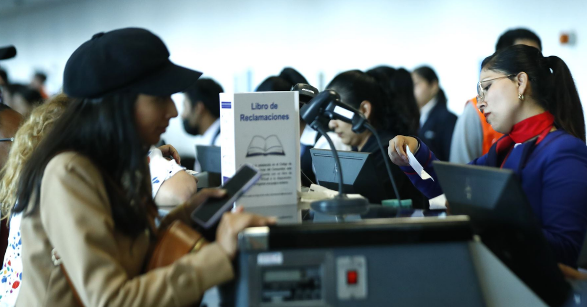 Pleno del Congreso aprueba por insistencia dictamen que permite endoso gratuito de pasajes aéreos