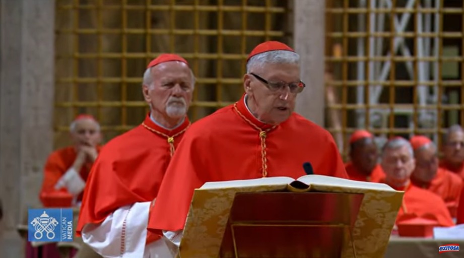 Cardenal Carlos Castillo Mattasoglio participa en el cnclave.