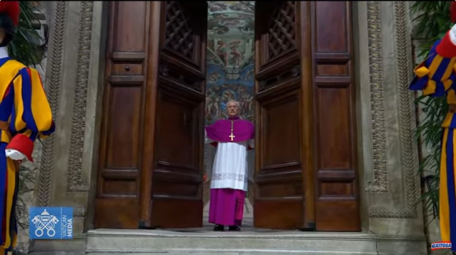 Cierran puertas de la Capilla Sixtina.