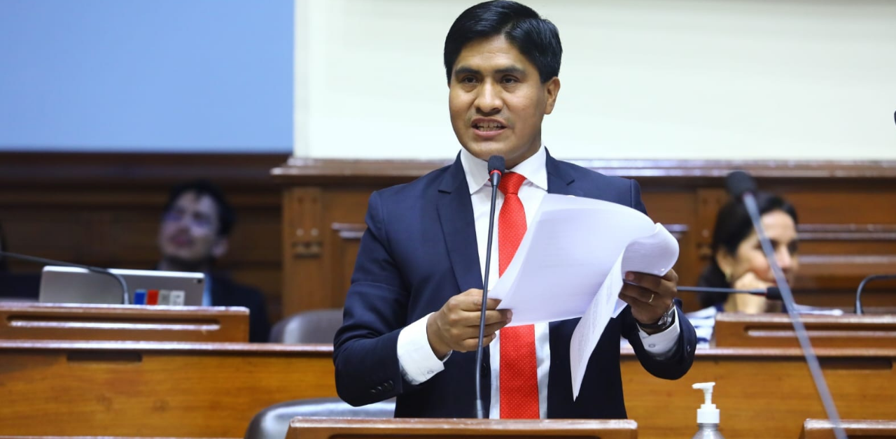 Wilson Soto plantea que extranjeros no ocupen cargos en materia de seguridad nacional y en los sectores estratégicos del Estado