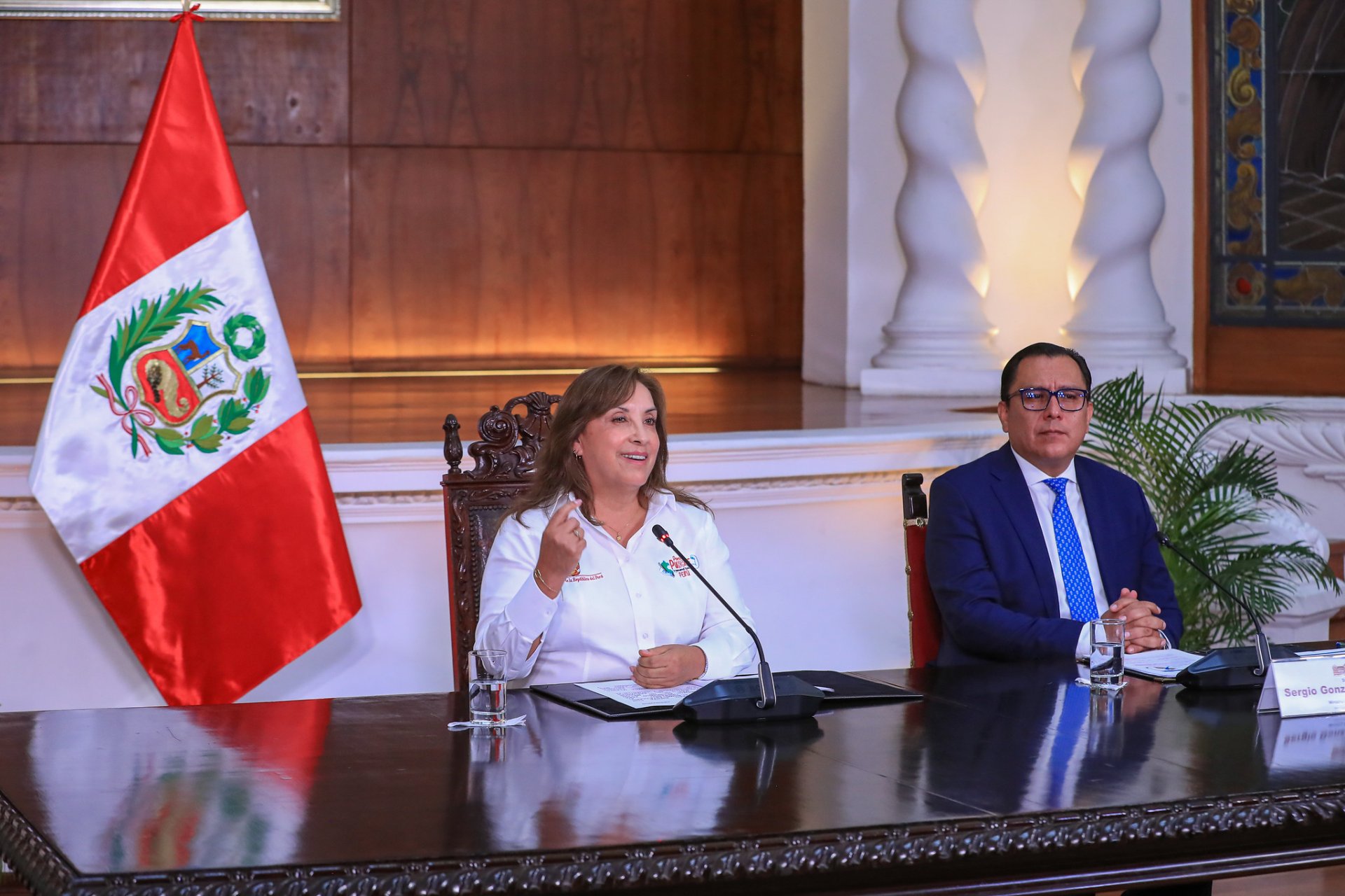 Boluarte y ministro de PRODUCE.