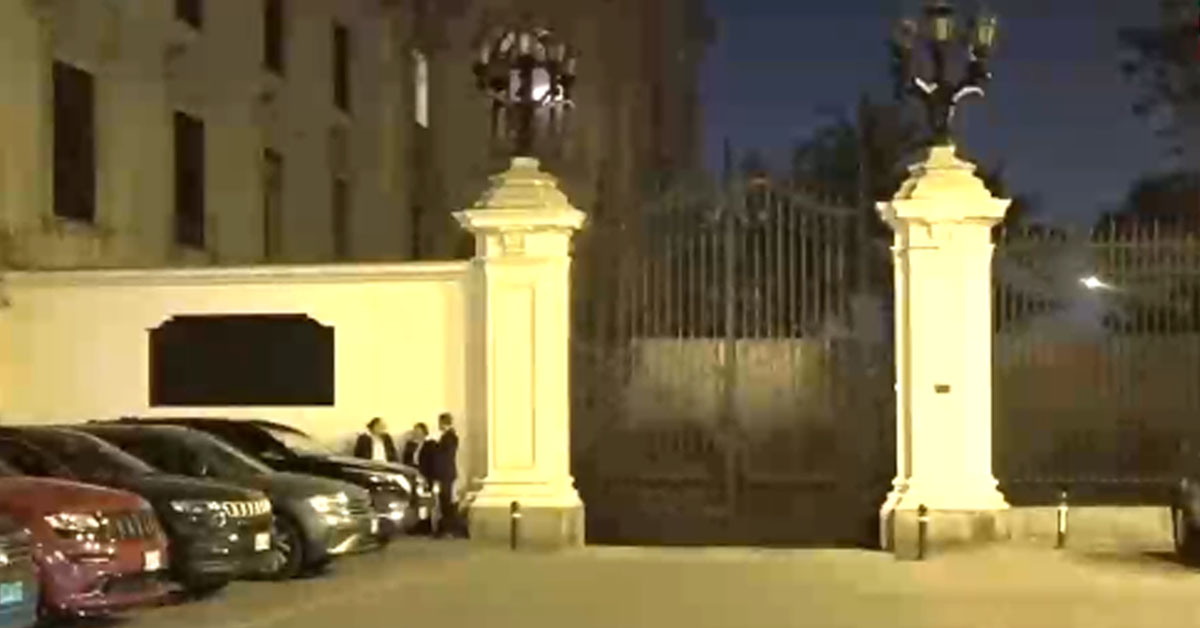 Tensión en el Gabinete: Ministros acuden a Palacio de Gobierno tras eventual censura de Gustavo Adrianzén