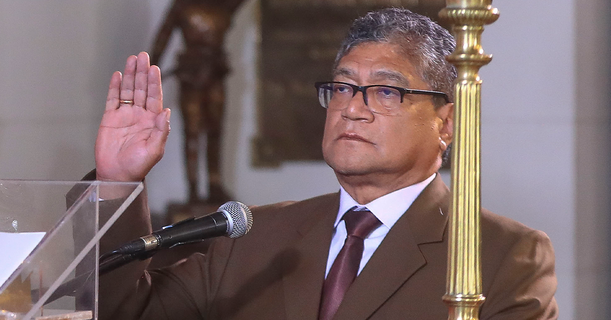 Juan Alcántara jura como nuevo ministro de Justicia: Reemplaza a Eduardo Arana como titular del Minjusdh