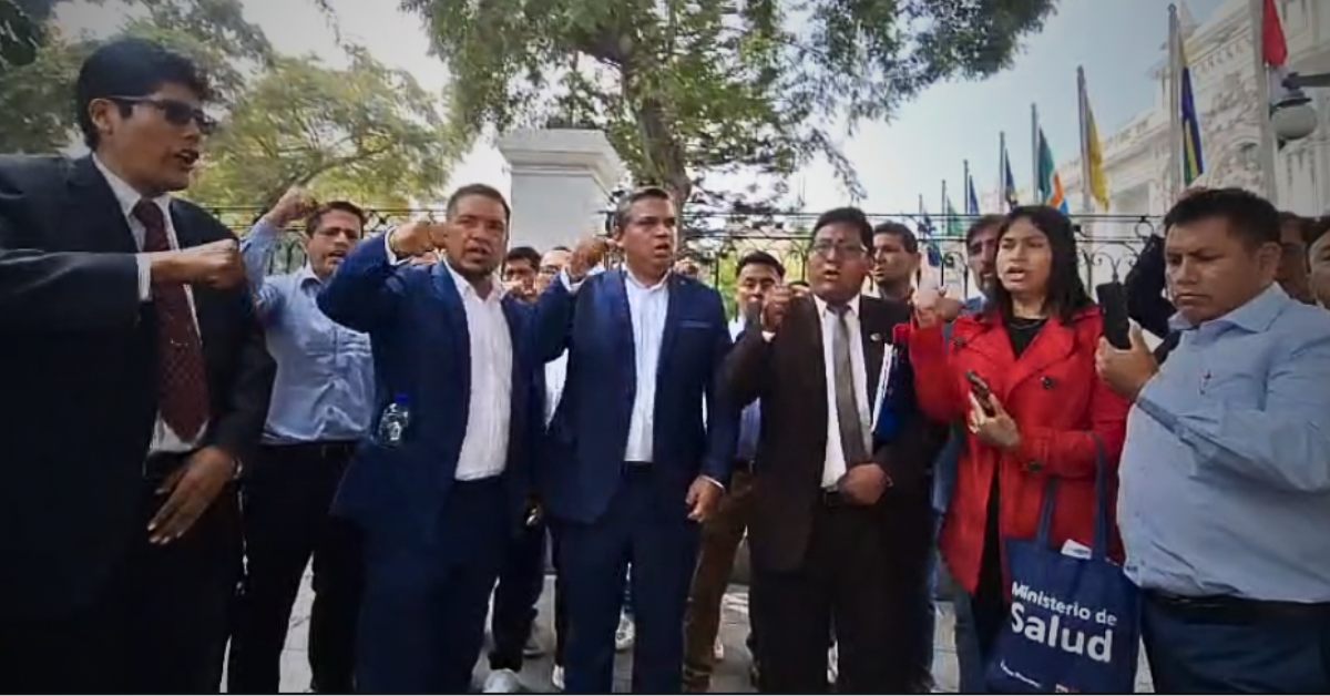 Alcaldes regionales del Perú anuncian huelga de hambre si no se debate incremento del FONCOMUN