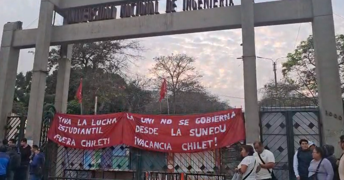 Protestas en la UNI: Estudiantes toman universidad y exigen renuncia de rectora Protestas en la UNI: Estudiantes toman universidad y exigen renuncia de rectora