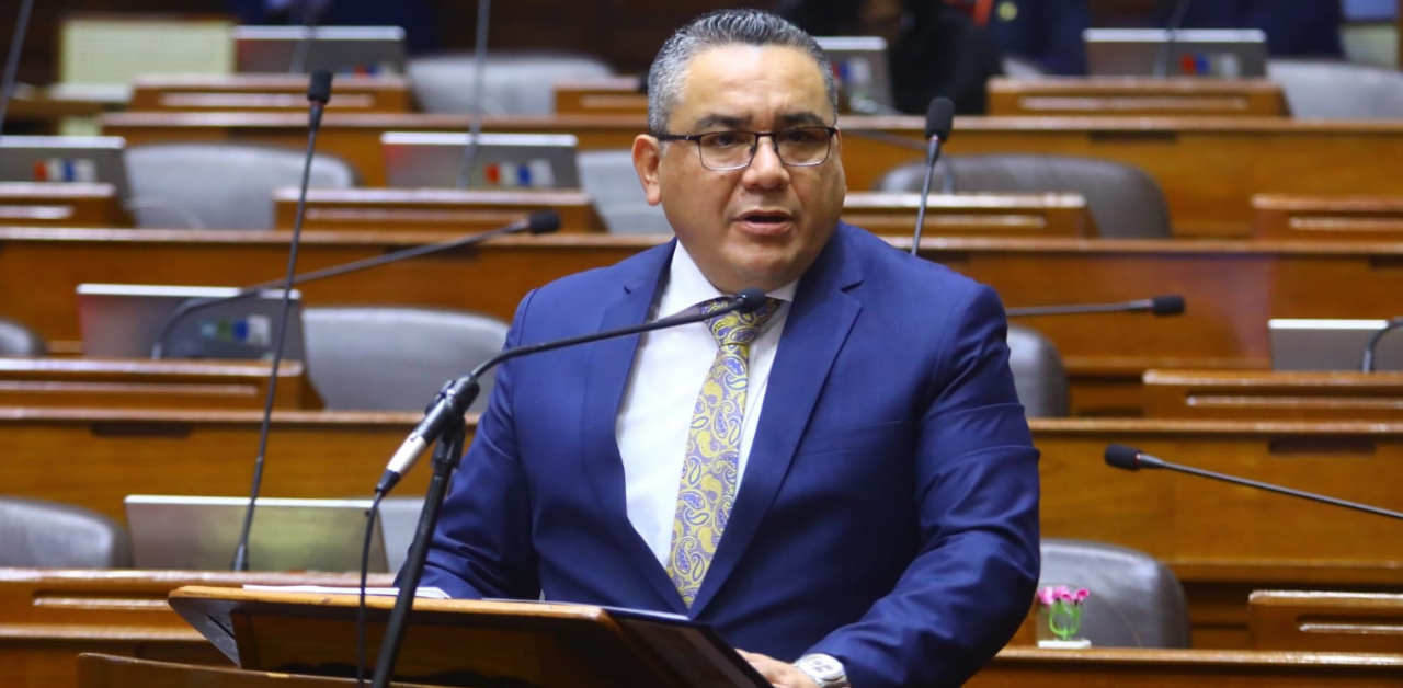 Juan José Santiváñez recibe visitas de funcionarios del Mininter en oficina clave del despacho presidencial