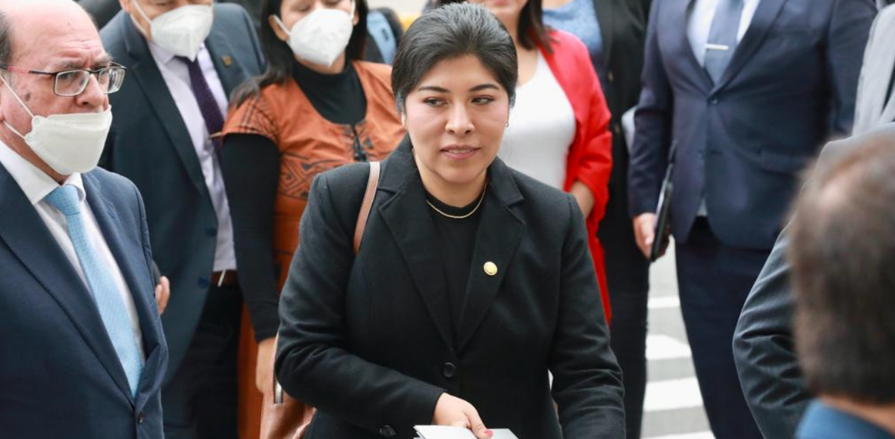 Comisión Permanente abordará este viernes denuncias constitucionales contra Betssy Chávez y otros acusados